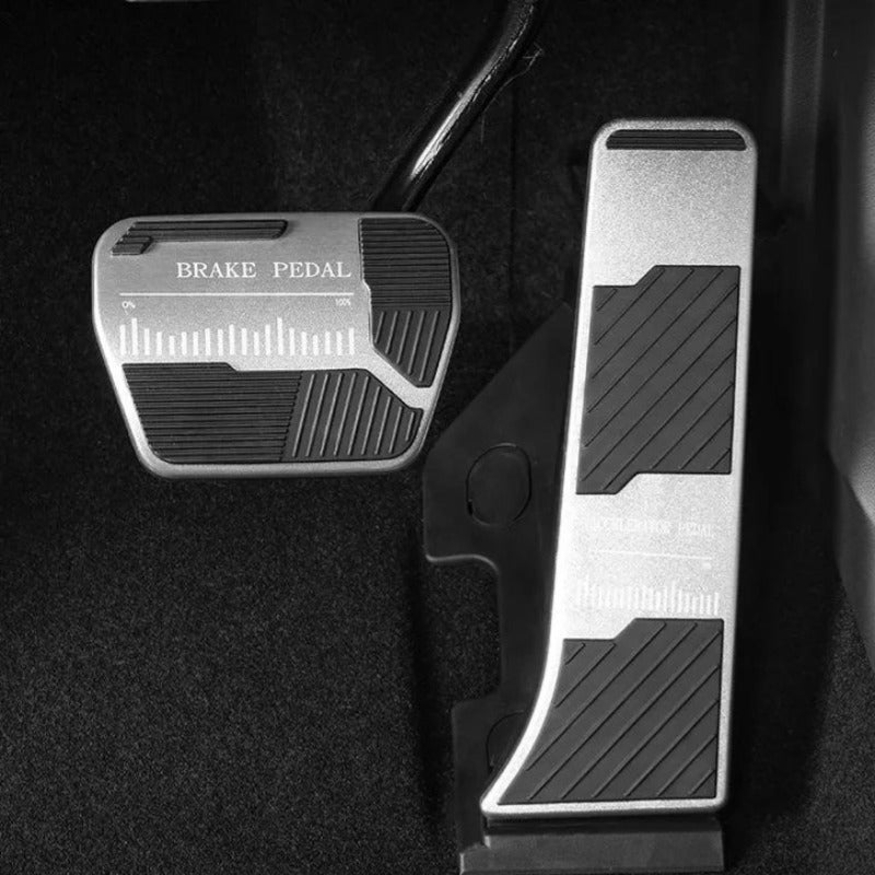 Accelerator pedal protective cover suitable for ROX 01